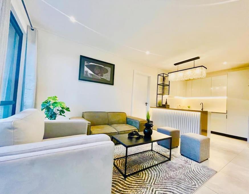 Hyde Park Sandton Luxury 2br Floor *