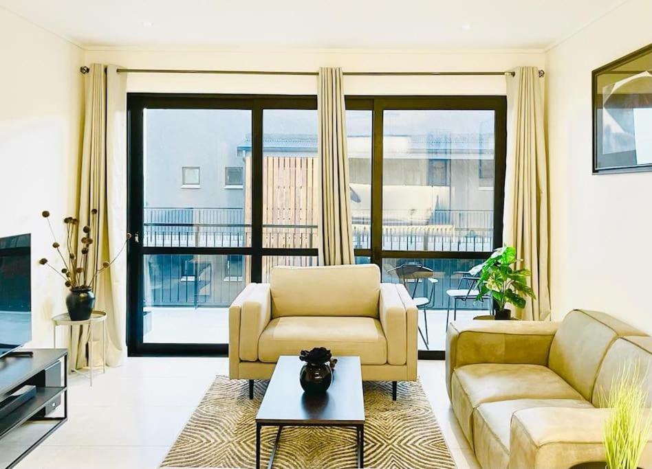Hyde Park Sandton Luxury 2br Floor Appartement *